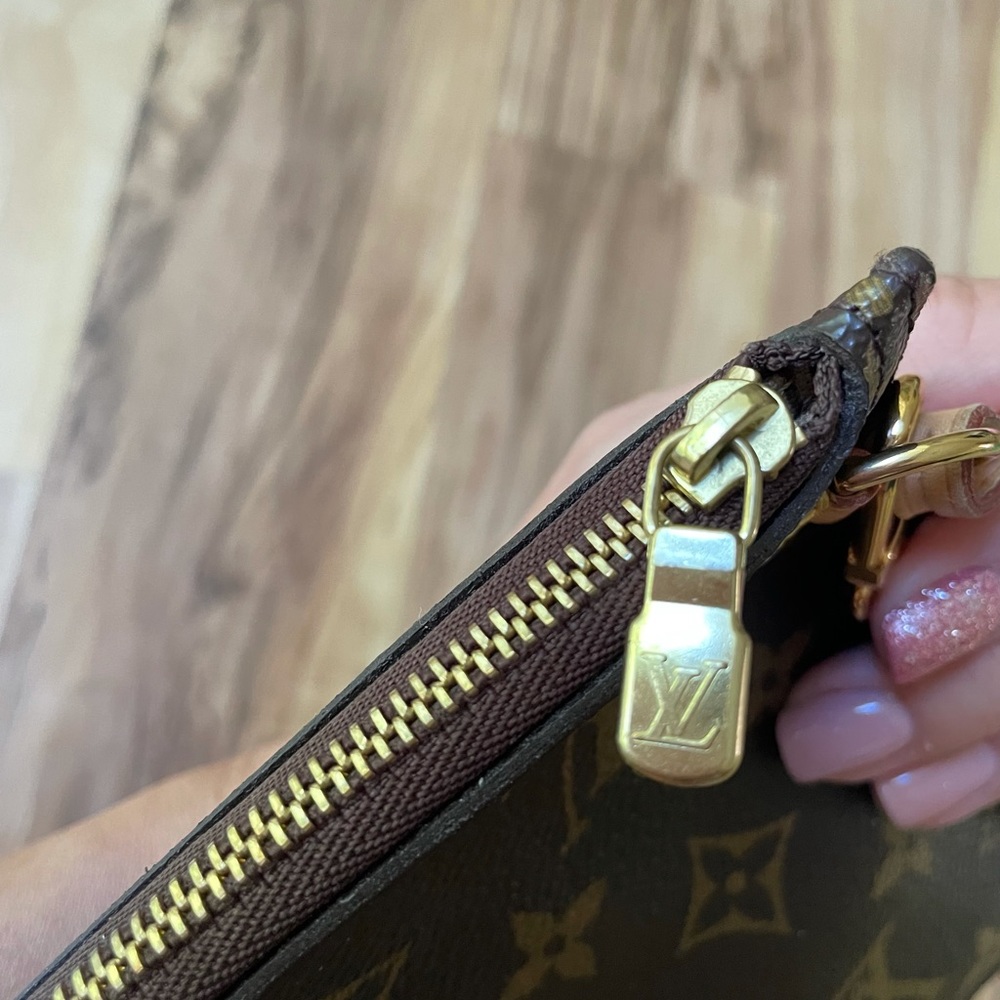 Authentic Louis Vuitton Neverfull MM With Pouch - Picture 15 of 16